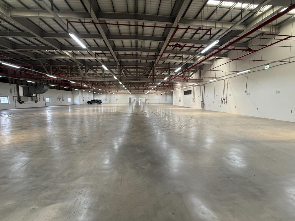 Car storage and warehouse space in Zhongli Industrial Zone Taiwan